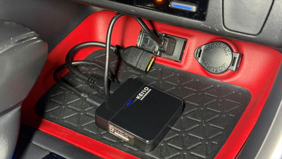 車に「APP HDMI IN2」を接続